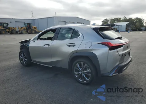 2019 Lexus Ux 200 из США, поврежденный, VIN JTHY3JBH3K2013043